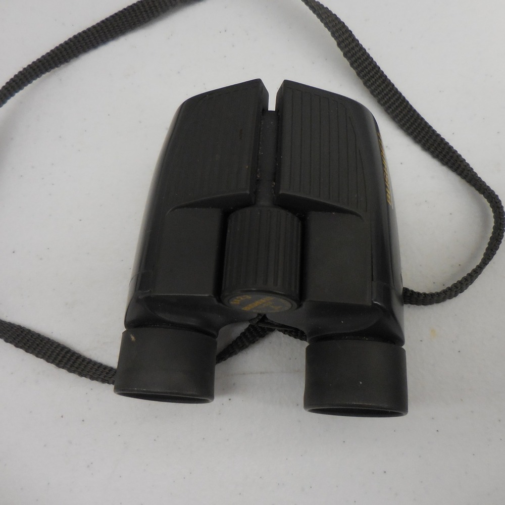 Bushnell 8x23 Compact Binoculars Black 13-8230 with Case 365FT at 1000YDS - Picture 4 of 8